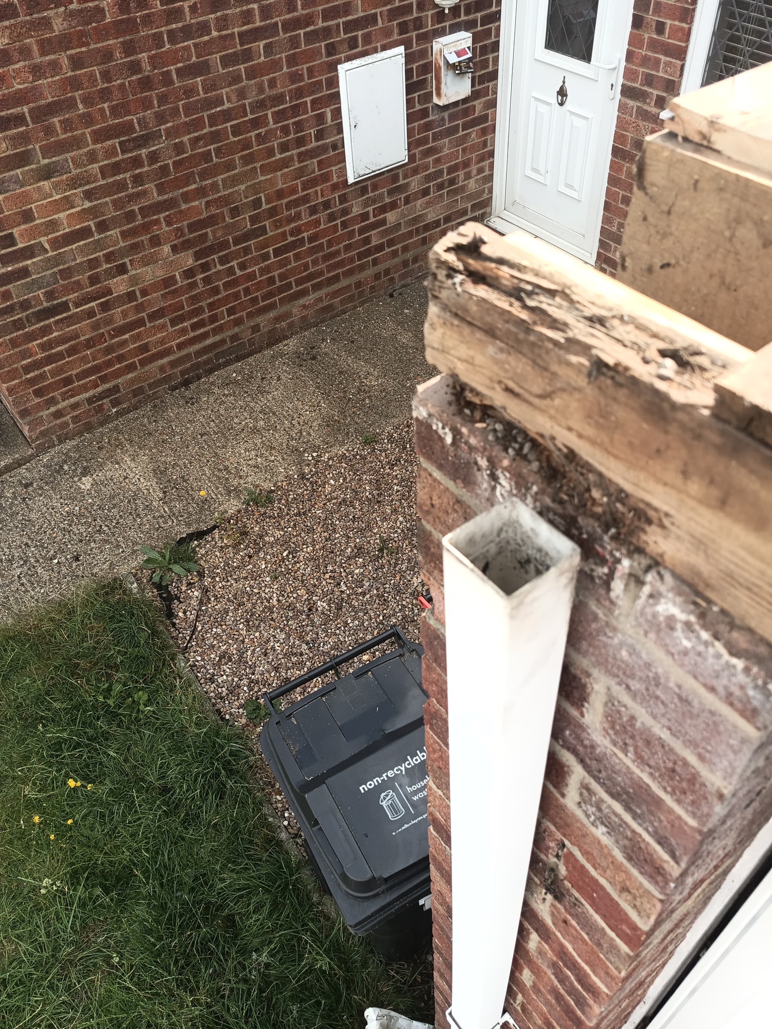 09 · Perished fascia removed
